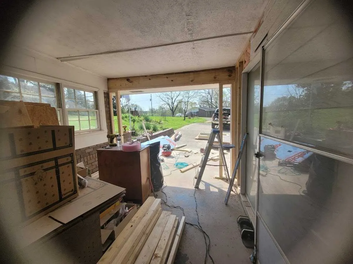 Air movers and dehumidifier for Drying & Dehumidification in Laurel